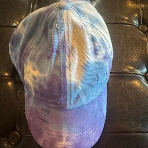 C.C. Exclusives Ladies multicolor hat in blue NWT